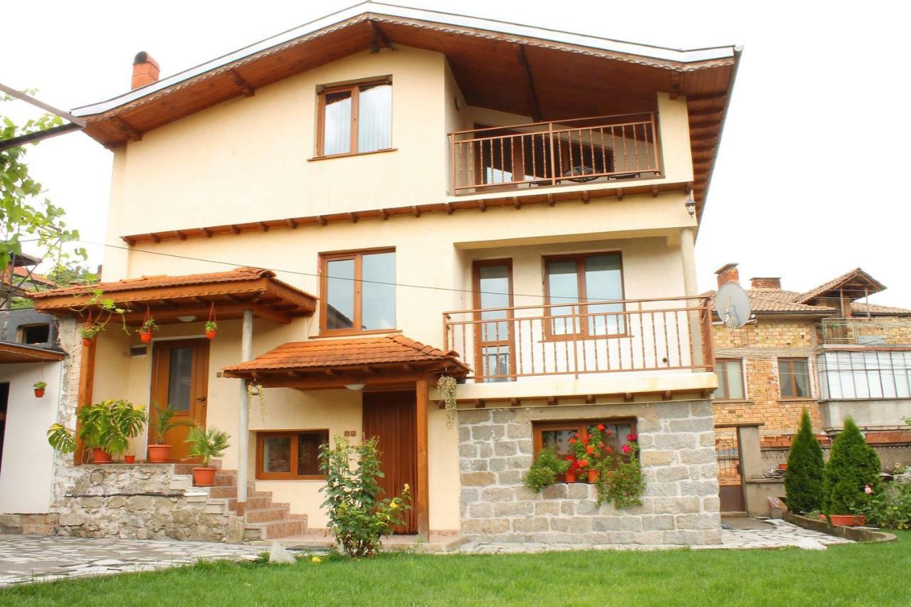 Стаи За Гости Диневи Kalofer Ngoại thất bức ảnh